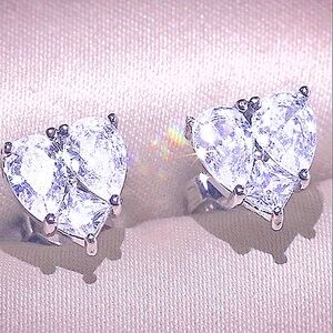 Sparkly Cubic Zirconia Heart Stud Earrings Silver Elegant Feminine CZ NEW NWT
